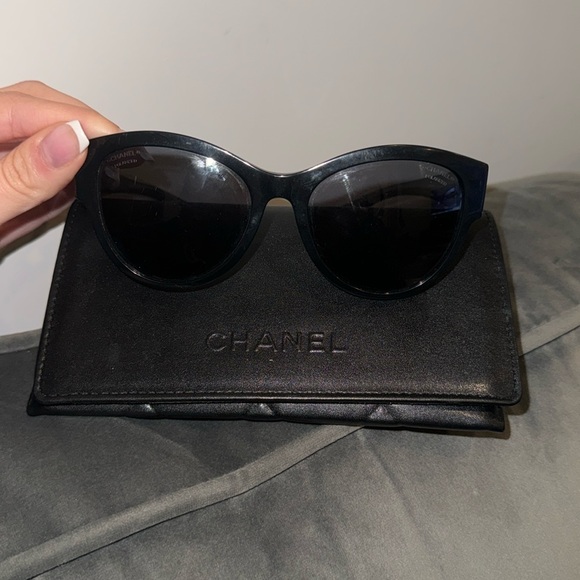Black Chanel sunglasses - Picture 1 of 6